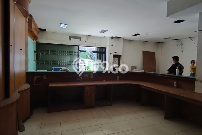 Unit Ruko disewakan di Kebon Jeruk Jakarta Barat dengan LT 135m2 / LB 540m2 Unit Ruko disewakan di Kebon Jeruk Jakarta Barat dengan LT 135m2 / LB 540m2