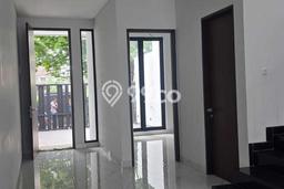 Rumah Elit LB 165m2 Siap Pakai Desain Elegan di Meruya, Jakarta Barat Rumah Elit LB 165m2 Siap Pakai Desain Elegan di Meruya, Jakarta Barat