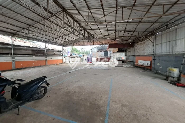 Gudang disewakan lokasi strategis Cisauk Tangerang 700m2 Gudang disewakan lokasi strategis Cisauk Tangerang 700m2