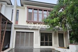Hunian Mewah LB 163m2 Siap Pakai Desain Elegan di BSD Green Wich, Tangerang Hunian Mewah LB 163m2 Siap Pakai Desain Elegan di BSD Green Wich, Tangerang