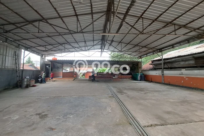 Gudang disewakan lokasi strategis Cisauk Tangerang 700m2 Gudang disewakan lokasi strategis Cisauk Tangerang 700m2