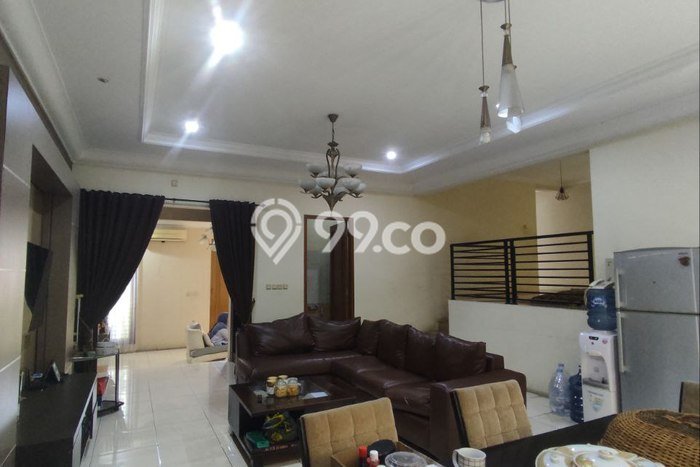 For Sale! Luxury House LT 228m2 Desain Elegan di Lubang Buaya For Sale! Luxury House LT 228m2 Desain Elegan di Lubang Buaya