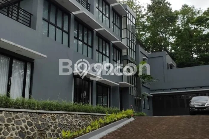 Jual Rumah Mewah Elegan Dengan View Eksklusif di Sentul City, Bogor Jual Rumah Mewah Elegan Dengan View Eksklusif di Sentul City, Bogor