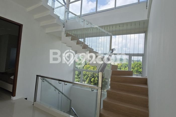 Rumah Luxury Modern Siap Huni di Sentul City Bogor Rumah Luxury Modern Siap Huni di Sentul City Bogor