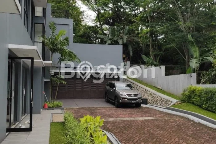Jual Rumah Mewah Elegan Dengan View Eksklusif di Sentul City, Bogor Jual Rumah Mewah Elegan Dengan View Eksklusif di Sentul City, Bogor
