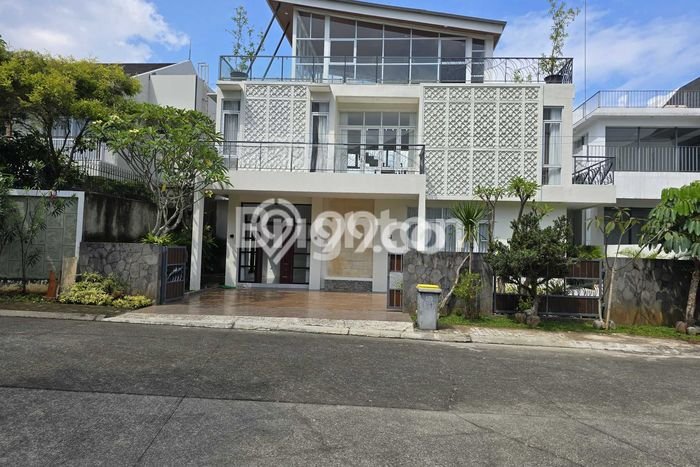 Rumah Luxury Modern Siap Huni di Sentul City Bogor Rumah Luxury Modern Siap Huni di Sentul City Bogor