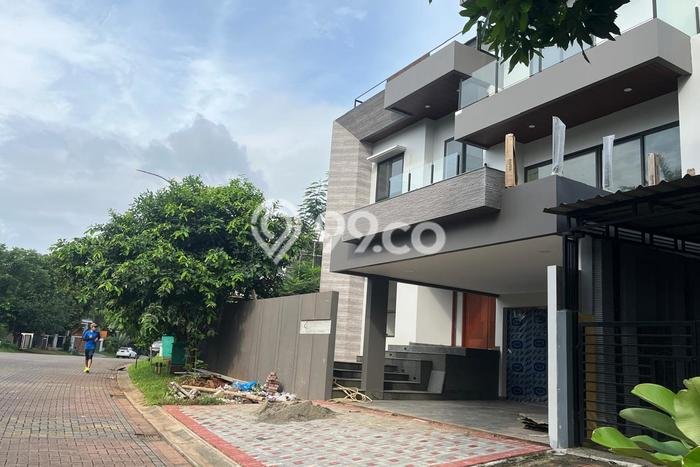 Rumah Modern LB/LT 526m2/307m2 Siap Huni Area BSD City, Tangerang Rumah Modern LB/LT 526m2/307m2 Siap Huni Area BSD City, Tangerang
