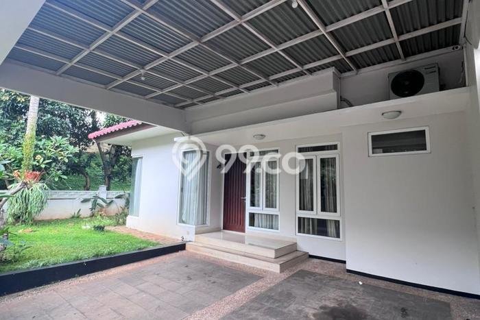 Ready to Use! Luxury House LT 220m2 Desain Modern di Cibubur Ready to Use! Luxury House LT 220m2 Desain Modern di Cibubur