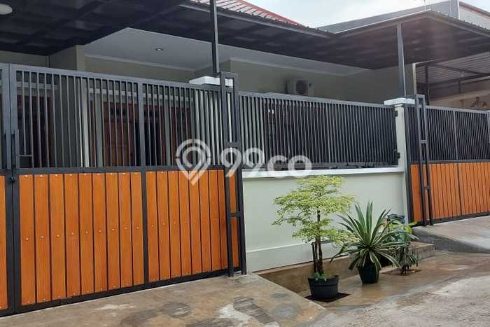 For Sale Hunian Rumah Terawat 4 Kamar di Jati Sari, Bekasi For Sale Hunian Rumah Terawat 4 Kamar di Jati Sari, Bekasi