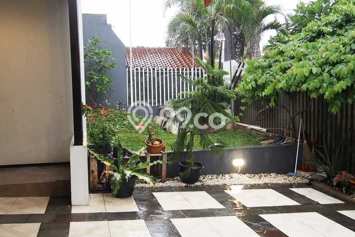 Jual Rumah Luas Elegan Dengan View Cantik di Pondok Bambu, Jakarta Timur Jual Rumah Luas Elegan Dengan View Cantik di Pondok Bambu, Jakarta Timur