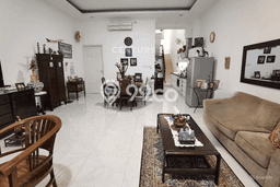 NEW LISTING! Rumah Strategis area , Luas 126m2m² Bangunan 180m2m² NEW LISTING! Rumah Strategis area , Luas 126m2m² Bangunan 180m2m²