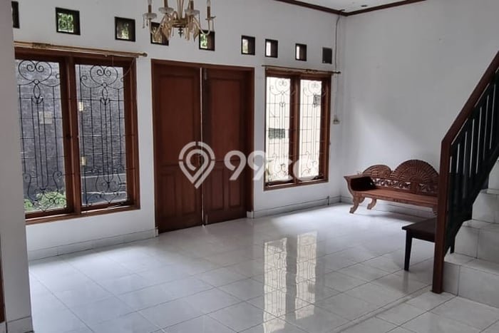 Dijual Cepat Rumah Bagus Siap Huni LB 180m2 di Ciputat Timur, Tangerang Selatan Dijual Cepat Rumah Bagus Siap Huni LB 180m2 di Ciputat Timur, Tangerang Selatan