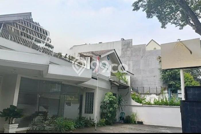 Sewa Rumah Strategis di Cipete LT 700m2 / LB 380m2 Siap Huni Sewa Rumah Strategis di Cipete LT 700m2 / LB 380m2 Siap Huni