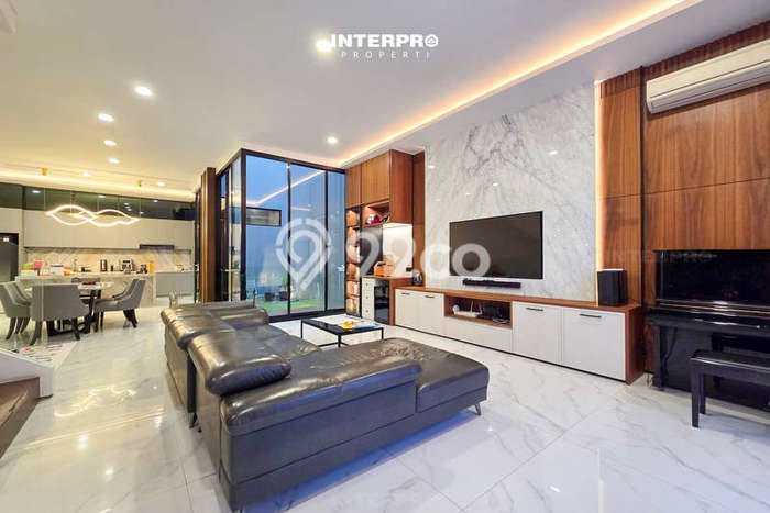 Jual Rumah Luas Elegan Dengan View Cantik di Permata Buana, Jakarta Barat Jual Rumah Luas Elegan Dengan View Cantik di Permata Buana, Jakarta Barat