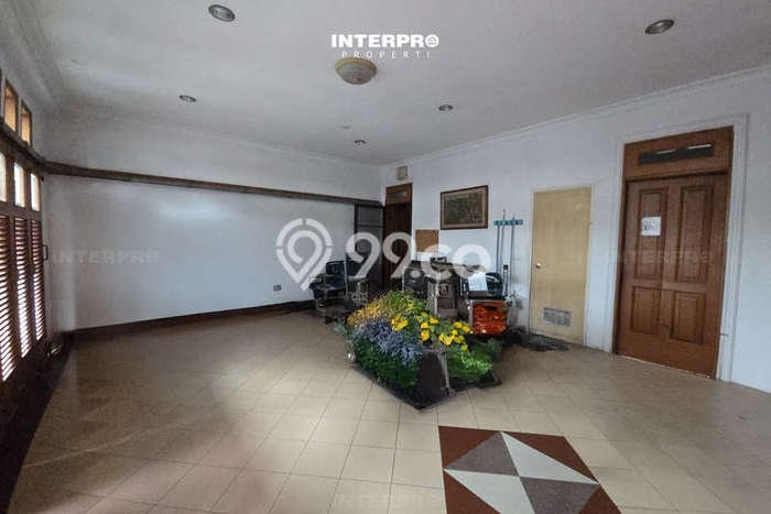 Rumah Mewah LB 200m2 Siap Huni Desain Elegan di Permata Buana, Jakarta Barat Rumah Mewah LB 200m2 Siap Huni Desain Elegan di Permata Buana, Jakarta Barat