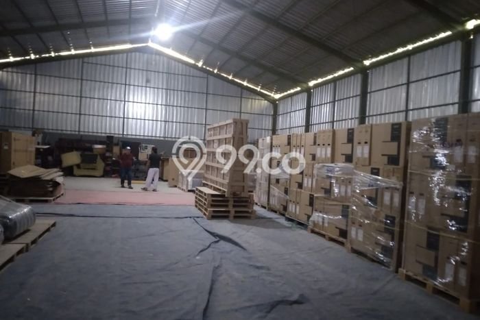 Gudang Premium Kawasan Bintara, Luas 900m2m², Jalan Utama, Tingkat Keramaian Tinggi Gudang Premium Kawasan Bintara, Luas 900m2m², Jalan Utama, Tingkat Keramaian Tinggi