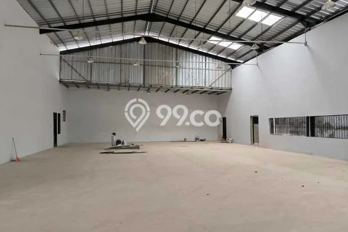 Disewakan Gudang di Kawasan Ramai Penggilingan Luas 800m2 Disewakan Gudang di Kawasan Ramai Penggilingan Luas 800m2