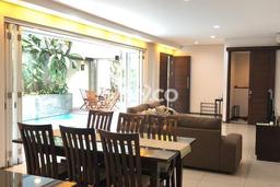 Hunian Minimalis dengan LT 260m2 & LB 400m2 Dikontrakkan di Senopati Hunian Minimalis dengan LT 260m2 & LB 400m2 Dikontrakkan di Senopati