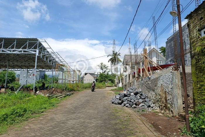 Rumah Luas Asri 10 KT Siap Pakai di Tlogomas Malang Rumah Luas Asri 10 KT Siap Pakai di Tlogomas Malang