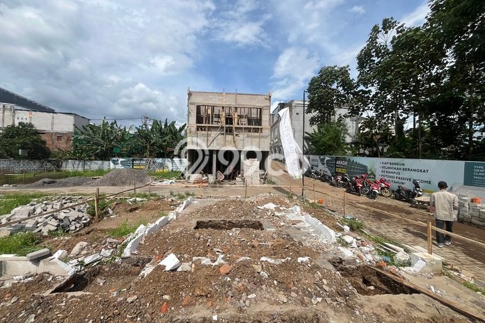 Jual Rumah Eksklusif 10 KT di Merjosari, Malang Jual Rumah Eksklusif 10 KT di Merjosari, Malang