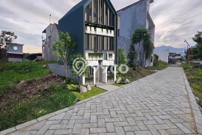 For Sale Rumah 10 Kamar Lokasi Strategis Nyaman dan Strategis di Dau For Sale Rumah 10 Kamar Lokasi Strategis Nyaman dan Strategis di Dau