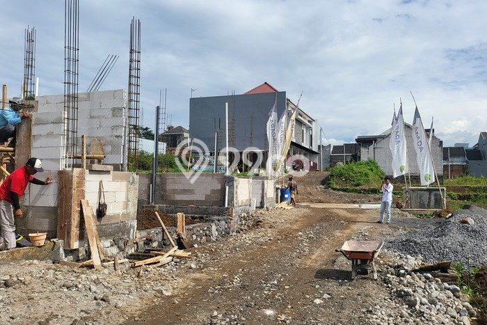 For Sale Hunian Rumah Terawat 10 Kamar di Merjosari, Malang For Sale Hunian Rumah Terawat 10 Kamar di Merjosari, Malang