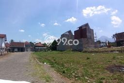 Vila di Junrejo, Area 66m2m², Akses Mudah Pusat Kota Vila di Junrejo, Area 66m2m², Akses Mudah Pusat Kota