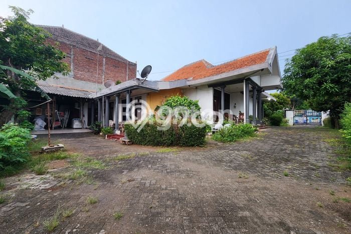 For Sale! Luxury House LT 770m2 Desain Elegan di Manyaran For Sale! Luxury House LT 770m2 Desain Elegan di Manyaran
