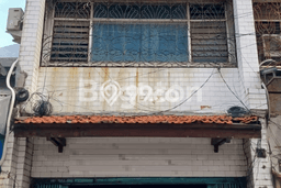 Unit Ruko Dijual di Surabaya LT 127m2 & LB 315m2 Unit Ruko Dijual di Surabaya LT 127m2 & LB 315m2