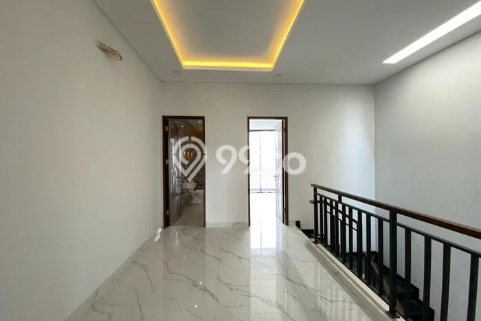 Rumah Elit Modern Tanpa Renovasi di Meruya Jakarta Barat Rumah Elit Modern Tanpa Renovasi di Meruya Jakarta Barat