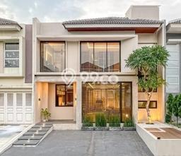 HOT PROPERTY! Rumah Strategis area Gading Serpong Serenade Lake, LT 144m² LB 198m² HOT PROPERTY! Rumah Strategis area Gading Serpong Serenade Lake, LT 144m² LB 198m²