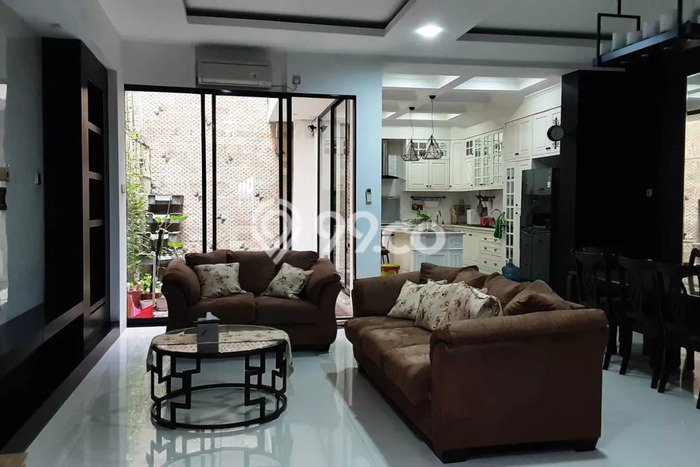 For Sale Rumah 5 Kamar Lokasi Ideal Bagus dan Strategis di Pekanbaru Kota For Sale Rumah 5 Kamar Lokasi Ideal Bagus dan Strategis di Pekanbaru Kota