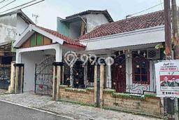 Rumah Strategis Modern Lb 108m2 di Laweyan, Solo Rumah Strategis Modern Lb 108m2 di Laweyan, Solo
