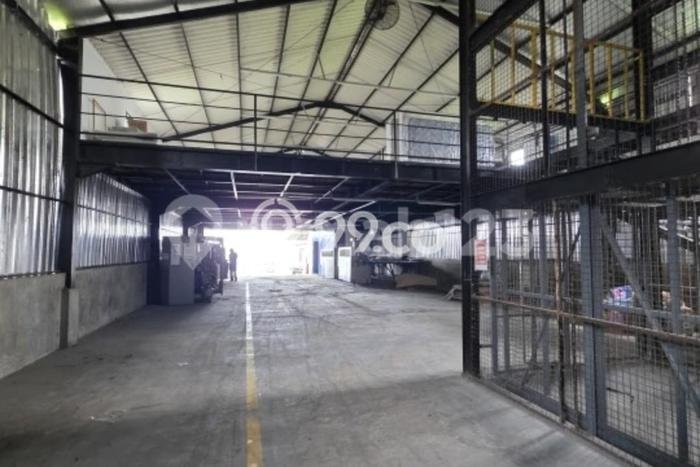 Lokasi Strategis! Dijual Gudang Bisnis di Kartasura, Sukoharjo Kondisi Bagus Lokasi Strategis! Dijual Gudang Bisnis di Kartasura, Sukoharjo Kondisi Bagus