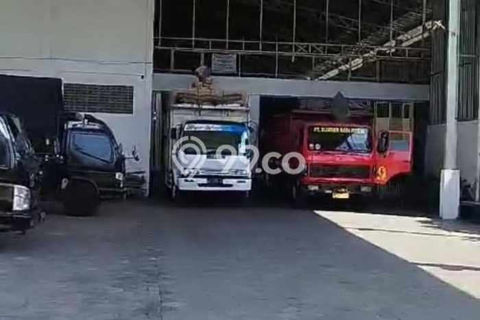 Unit Gudang Dijual di Yogyakarta LT 5000m2 & LB 4040m2 Unit Gudang Dijual di Yogyakarta LT 5000m2 & LB 4040m2
