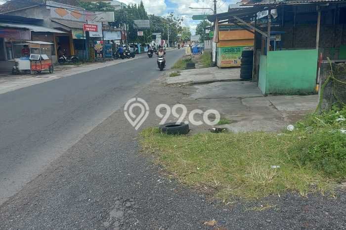 Disewakan Gudang di Kawasan Ramai Sleman Luas 800m2 Disewakan Gudang di Kawasan Ramai Sleman Luas 800m2