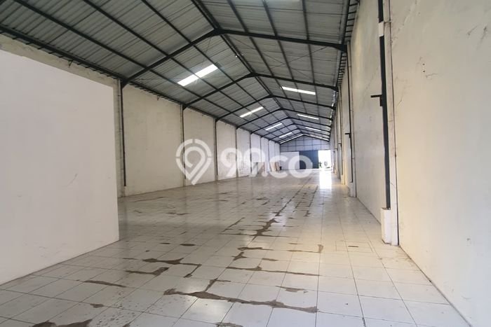 Gudang Dijual Lokasi Emas di Baki Luas 1300m2 Gudang Dijual Lokasi Emas di Baki Luas 1300m2