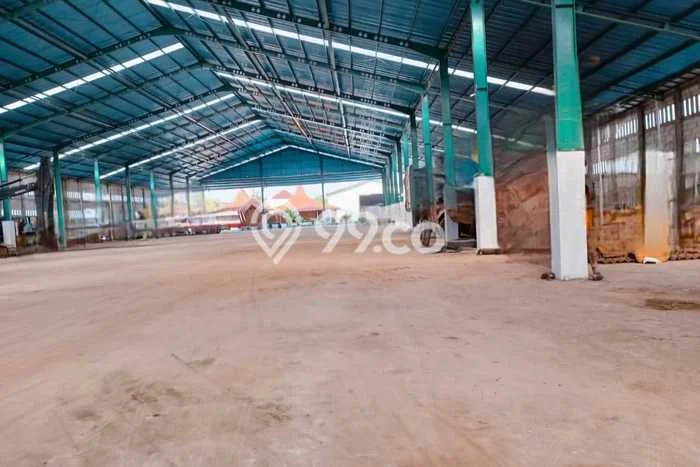 Unit Gudang Disewa Lokasi Demak, Demak Spesifikasi Luas Bangunan 8500m2 Unit Gudang Disewa Lokasi Demak, Demak Spesifikasi Luas Bangunan 8500m2