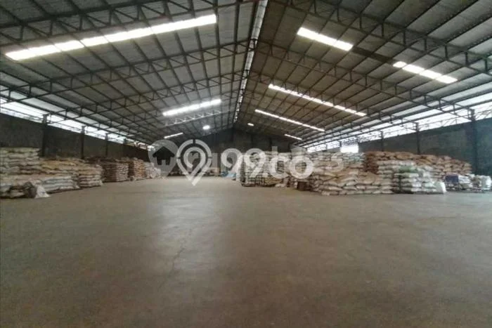 Gudang bagus disewakan di Kebakkramat Karanganyar dengan LB 3456m2 harga sewa terbaik Gudang bagus disewakan di Kebakkramat Karanganyar dengan LB 3456m2 harga sewa terbaik