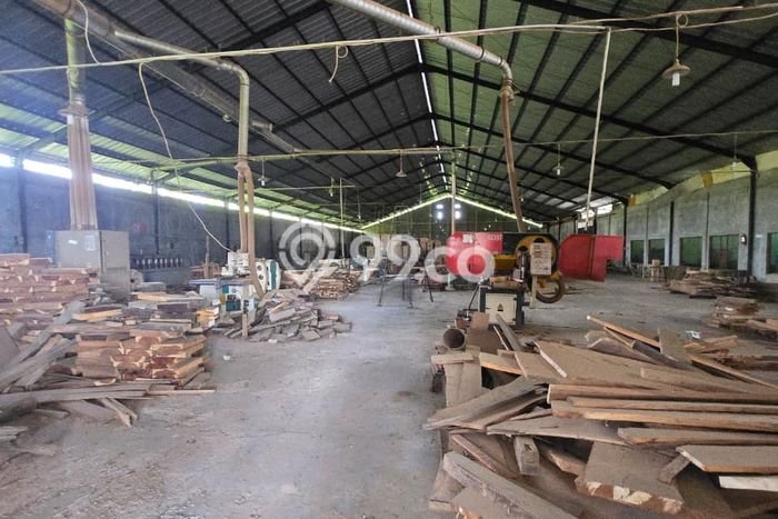 Area Ramai! Gudang Dijual di Ceper untuk Bisnis Luas Bangunan 3000m2 Area Ramai! Gudang Dijual di Ceper untuk Bisnis Luas Bangunan 3000m2