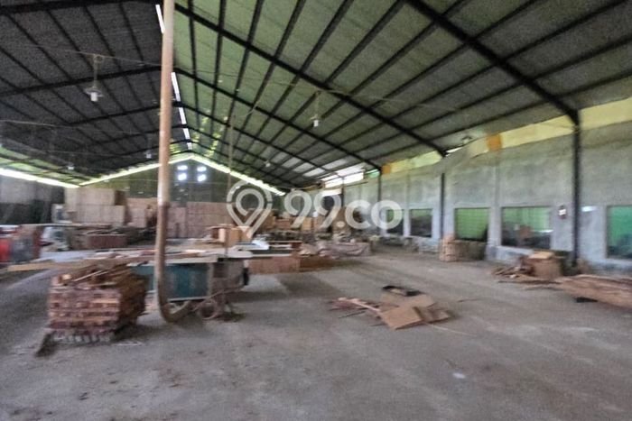 Area Ramai! Gudang Dijual di Ceper untuk Bisnis Luas Bangunan 3000m2 Area Ramai! Gudang Dijual di Ceper untuk Bisnis Luas Bangunan 3000m2