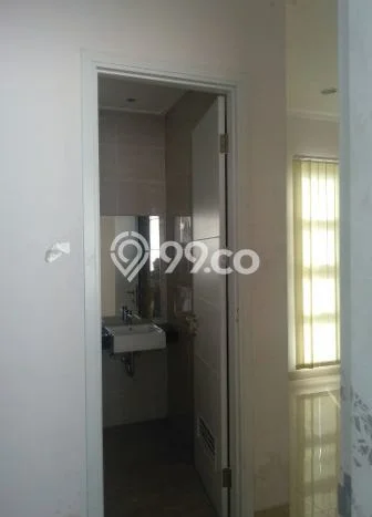 Disewakan! Rumah 3 Kamar Tidur &
3 Kamar Mandi di Green Lake City, Jakarta Barat Disewakan! Rumah 3 Kamar Tidur &
3 Kamar Mandi di Green Lake City, Jakarta Barat