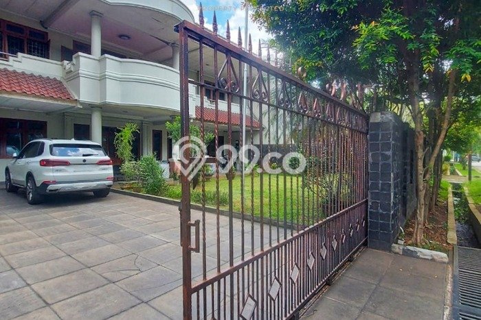 Jual Rumah Mewah Elegan Dengan View Cantik di Simprug, Jakarta Selatan Jual Rumah Mewah Elegan Dengan View Cantik di Simprug, Jakarta Selatan