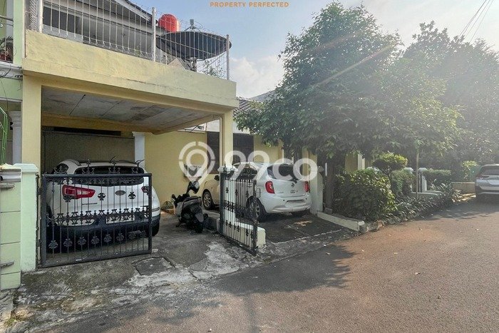 For Sale! Luxury House LT 345m2 Desain Modern di Senayan For Sale! Luxury House LT 345m2 Desain Modern di Senayan