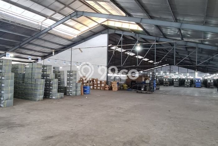 Unit Gudang Dijual di Jakarta Utara LT 4640m2 & LB 4668m2 Unit Gudang Dijual di Jakarta Utara LT 4640m2 & LB 4668m2