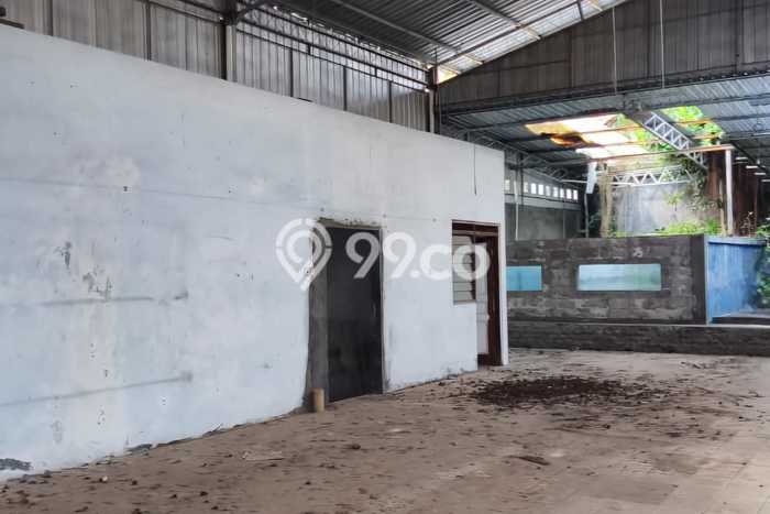 Unit Gudang Paling Strategis di Gajah Mungkur Semarang dengan LB 340m2 Unit Gudang Paling Strategis di Gajah Mungkur Semarang dengan LB 340m2