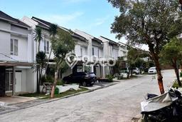 For Sale Rumah 3 Kamar Lokasi Strategis Bagus dan Strategis di Serpong For Sale Rumah 3 Kamar Lokasi Strategis Bagus dan Strategis di Serpong