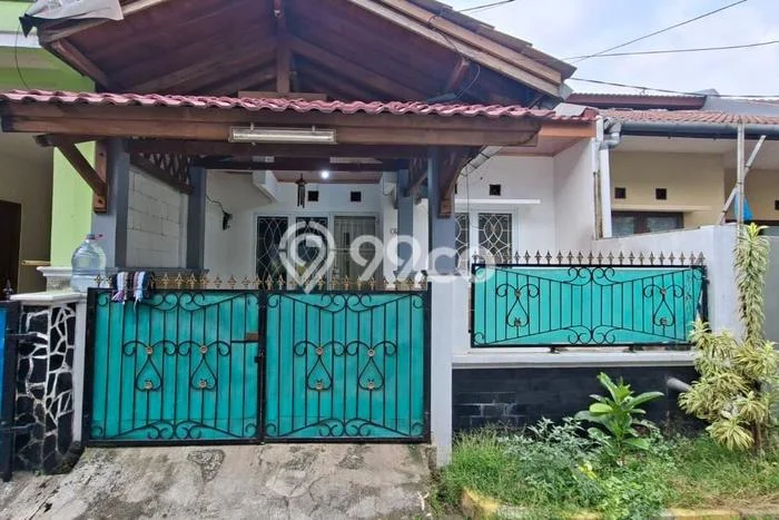 Lokasi strategis! Rumah siap huni dikontrakkan di Pamulang LB 100m2 Lokasi strategis! Rumah siap huni dikontrakkan di Pamulang LB 100m2