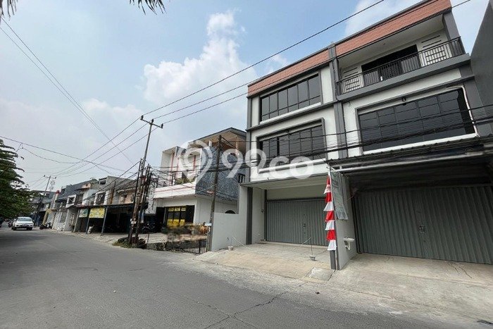Jual Rumah Luas Megah Dengan View Cantik di Poris, Tangerang Jual Rumah Luas Megah Dengan View Cantik di Poris, Tangerang