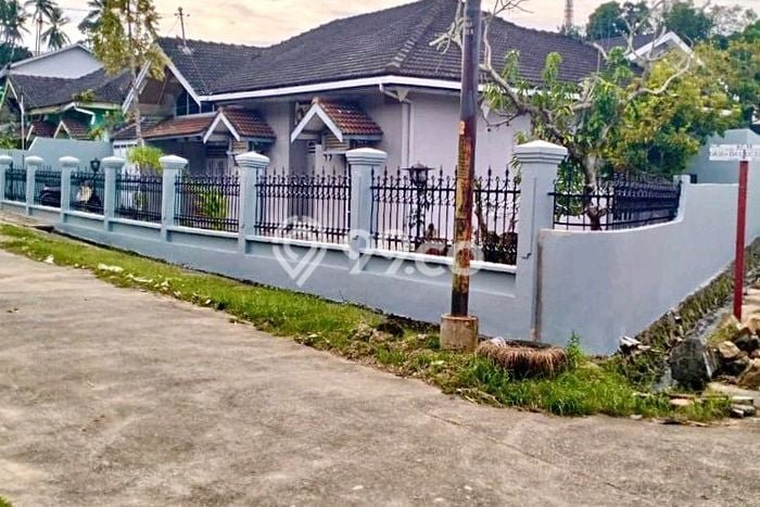 Rumah Minimalis 5 KT di Gunung Bahagia Balikpapan Semi Furnished Rumah Minimalis 5 KT di Gunung Bahagia Balikpapan Semi Furnished